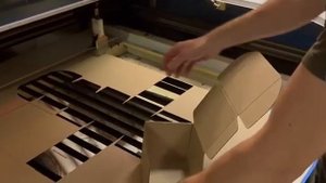 Процесс изготовления самосборных коробок