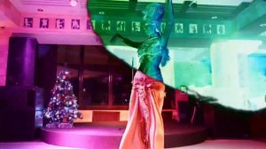 Нефертити-шоу с императорским удавом