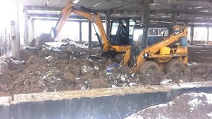 Мини погрузчик UNC 060 и мини экскаватор JCB 8040 ZTS, работа в паре.