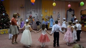 Хоровод с Дедом Морозом "К нам приехал Новый год" сл муз Н Моткова старшая группа "Звёздочка"
