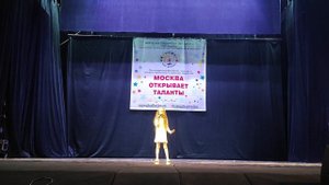 Алиса Искакова- 6 лет- "Новогодняя колыбельная"(А.Ермолов/В.Борисов)