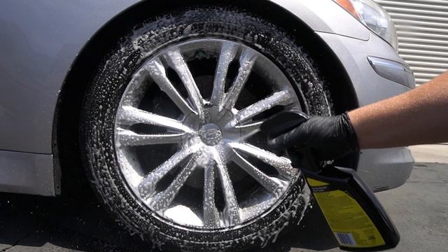 TURTLE WAX WHEEL AND TIRE PREP VS MEGUIARS ULTIMATE ALL WHEEL CLEANER