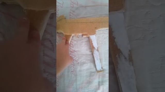 UMP-45 из дерева смотреть онлайн