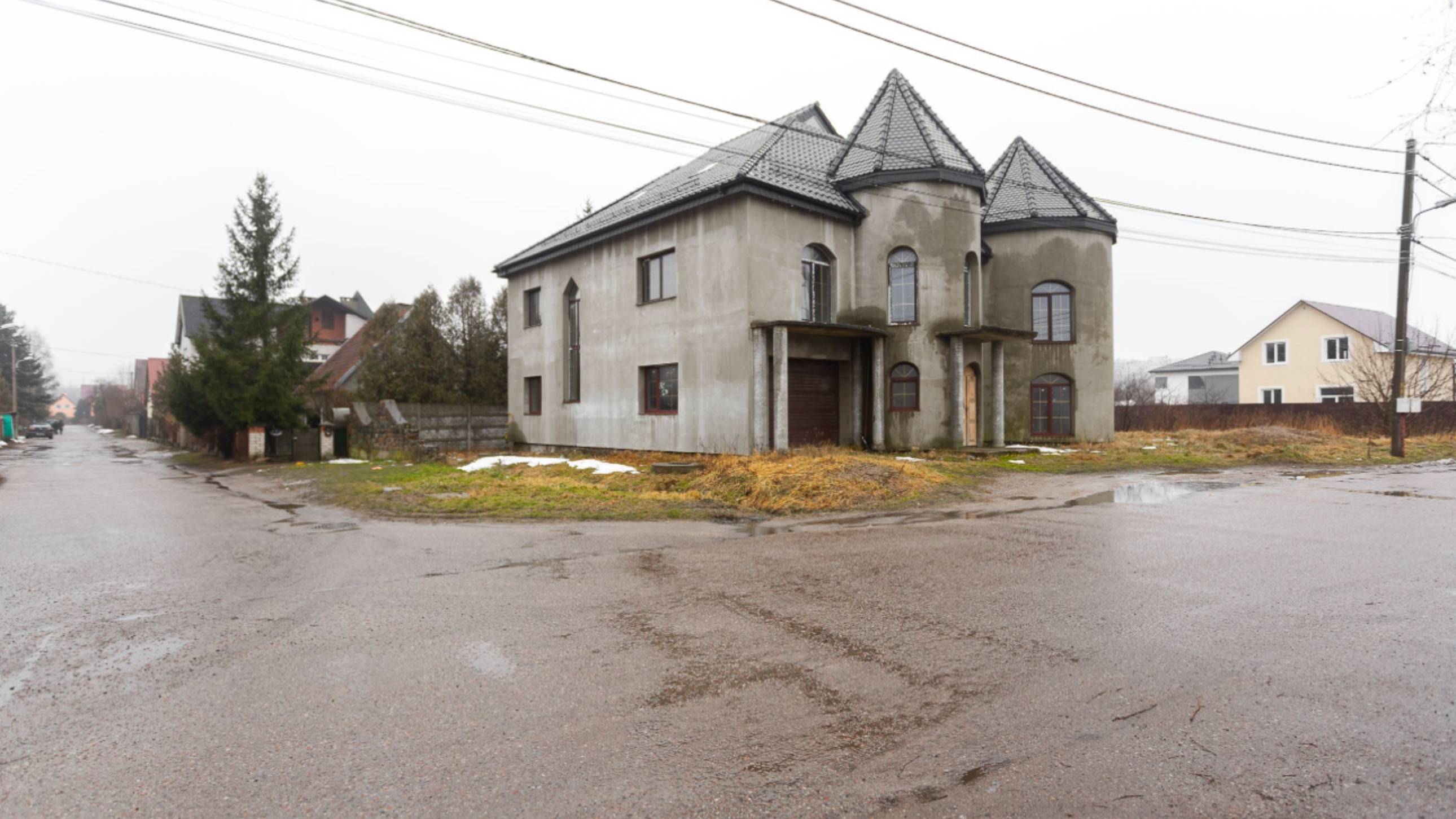 Продам дом "Замок Эльзы"