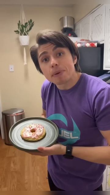 Trying The New Crumbl Cookies Menu #16 смотреть онлайн