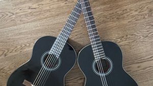 Обзор Черные против Белых ( Yamaha C40 с разными струнами )