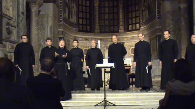 15. Русская народная песня Однозвучно гремит колокольчик. Солист Владимир Албатаев. смотреть онлайн