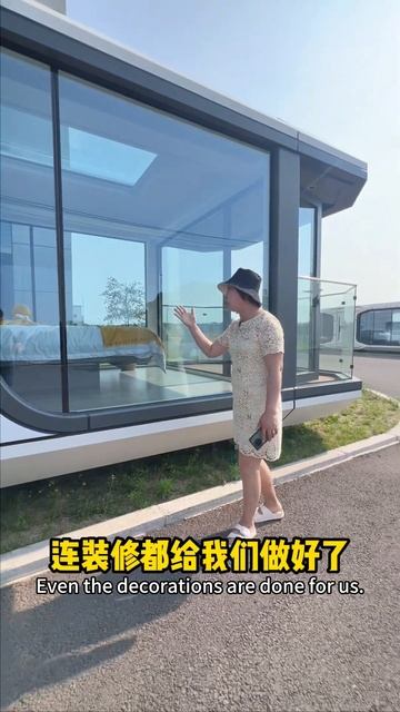 The Space Capsule House which is well decorated. смотреть онлайн