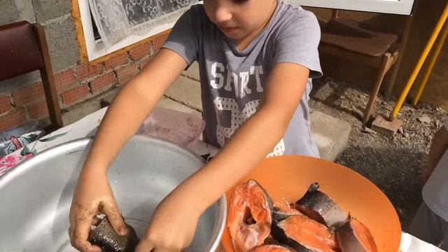 Форель на мангале. Готовлю в 5 лет.