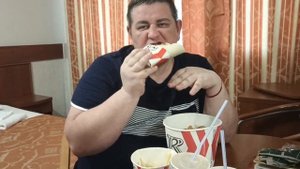 ЕДА ВКУСНО. ДАВАЙТЕ УЖЕ ОБЖОР. МУКБАНГ КФС РОСТИКС ЧАВКАЕМ. ПЕРЕЖРАТУШКИ