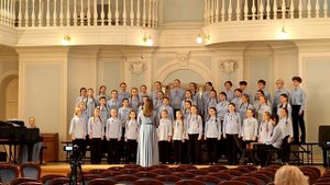 Хор "Апрель" Филиппинская народная песня в обр. Бенни Катилона "Крухай"