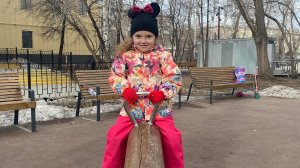 Принцессы Диснея на прогулке