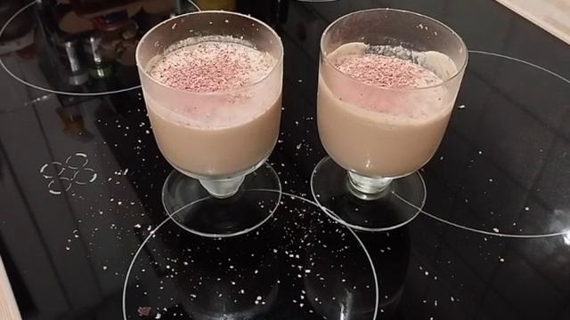 Два потрясающих десерта из кефира и молока без выпечки