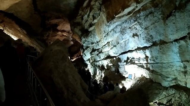 Абхазия.Знаменитая пещера в Новом Афоне. смотреть онлайн