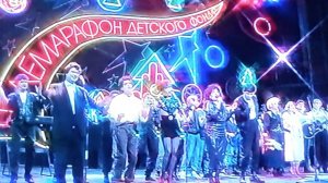 АЗИЗА, БАРЫКИН и другие звезды исполняют композицию РАССВЕТ на ДЕТСКОМ ТЕЛЕМАРАФОНЕ