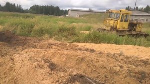 трактор т130 и болотоход