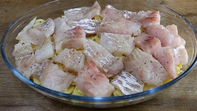 Рыба с Картошкой в Духовке. Очень вкусное горячее блюдо!