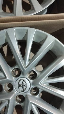 Диски Toyota Camry R17 5x114, 3 ЦО 60,1 мм. за 50000 руб.