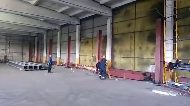 Монтаж надземных опорных крановых путей - завод МашЛит Буревестник 1