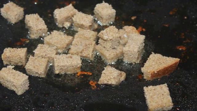 Салат с курицей, шампиньонами и сыром