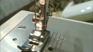 Лапка роликовая на бытовую швейную машинку.