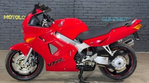 Honda VFR800 Red