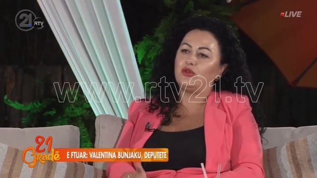 21 Grade - Deputetja e Kuvendit tregon se ke e perkrah per Kryeminister te Kosoves 09.07.2018 смотреть онлайн