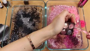 Смешивание слайма дома «Черный против розового»!  макияж и блески для слайма. ★ASMR★ видео со слаймо