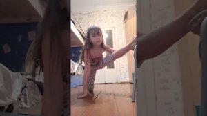 Софья и шпагат