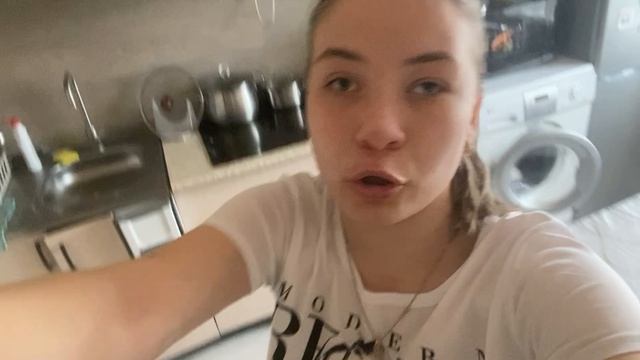VLOG узнала про игру красная дверь, желтая дверь. Жду Кристину. Как Милана пойдет в 1 класс