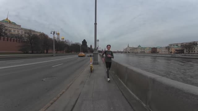 Ежедневная беговая тренировка в Москве || Подготовка к Арена Полумарафону 2025 :)