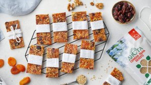 Батончики с семенами льна, сухофруктами и лимоном