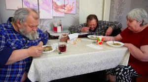 Пенсионер муж не сядет есть за стол 43 года вместе в браке и я его разлюбила