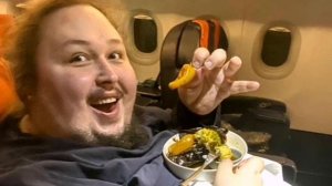 Сын Никаса Сафронова рассказал как застрял в туалете самолета