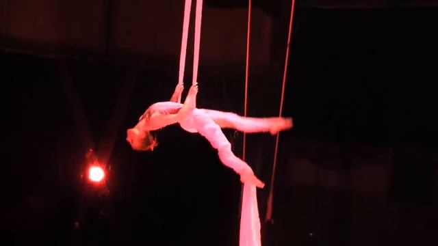 Cabaret 18/06/11 Tissus Charlotte 180611 смотреть онлайн