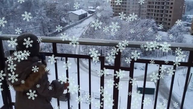 Первый день зимы Сосульки на балконе