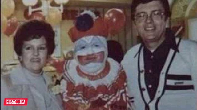 Человек изменивший образ клоунов.Вдохновил Стивена Кинга на создание образа Оно!? смотреть онлайн