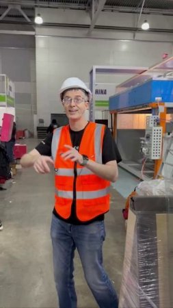 Захаров Сергей на стенде. Застройка стенда KINLONG .  MOSBUILD 2025