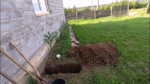 Подкоп под канализацию в доме. Слив в бане.