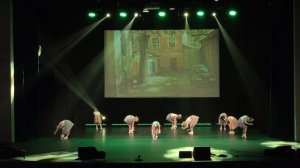 Он живой и светится