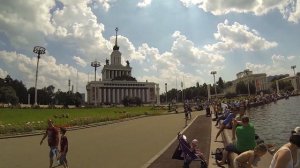 Фонтан "Дружба Народов". Москва, ВДНХ (ВВЦ), площадь Дружбы Народов. Видеопанорама.