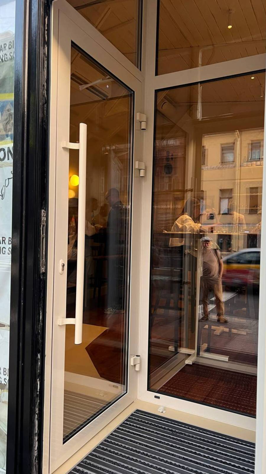 Сделали входную группу в ресторан смотреть онлайн