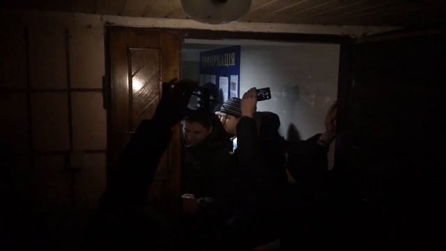 БЕСПРЕДЕЛ ПОЛИЦИИ КИЕВА! Замес в райотделе! Стенка на стенку. смотреть онлайн