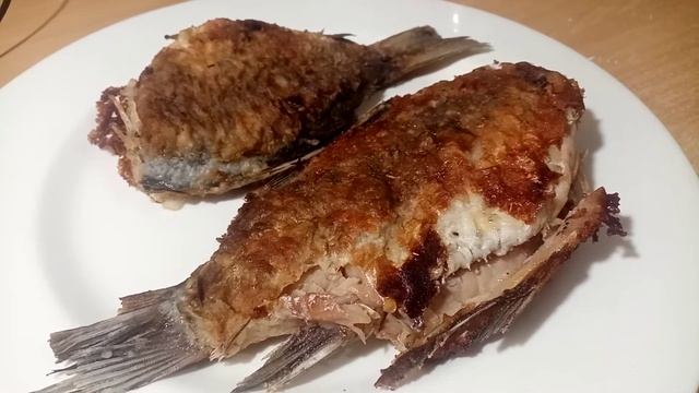 Пожарила карася,вкусный карась