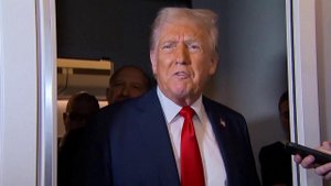 Трамп грозит Зеленскому, чтобы и не думал сорвать сделку по полезным ископаемым