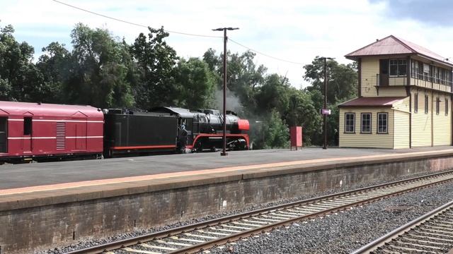 Saturday Steam and Streamliners: 707 Operations' 'The Winelander' & SSR's 7CM5 grain- 2/4/22 смотреть онлайн