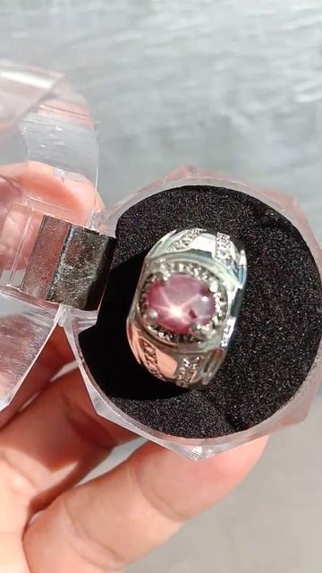 Mirah Hati Unik Ruby Madagascar Star