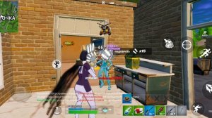 играю фортнайт на телефоне