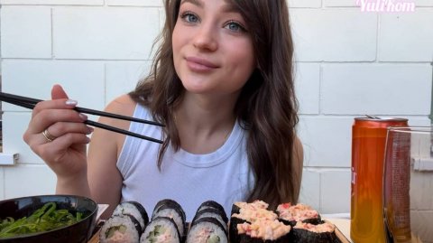 Mukbang/ мукбанг роллы и гунканы, сделала сама. Мечтаю о море) #мукбангроллы