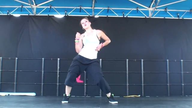 Bailando - Zumba by Gabby Mankowitz @ Kent International Festival 2015 смотреть онлайн